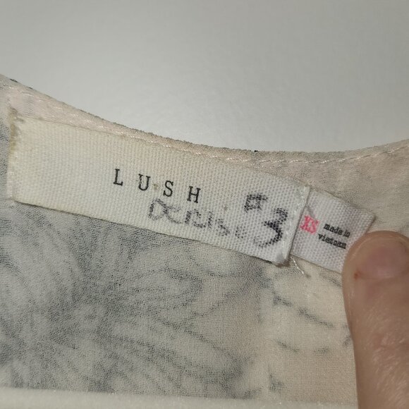 Lush Brand Floral Wrap Dress Sz XS Cream colored - Picture 4 of 12